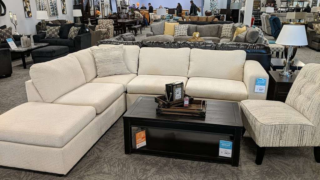 Raymour & flanigan furniture clearance center fairfield nj