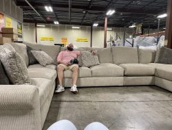 Raymour & Flanigan Furniture Clearance Center Fairfield NJ – Amazing Deals!